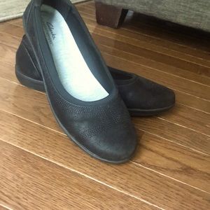 Clarks Cloudsteppers black comfy skimmers